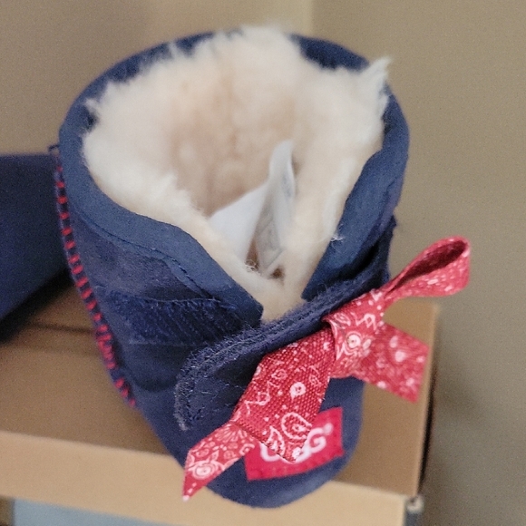 UGG Infant Navy & Red Jesse Bow Bandana  Booties - Picture 7 of 16
